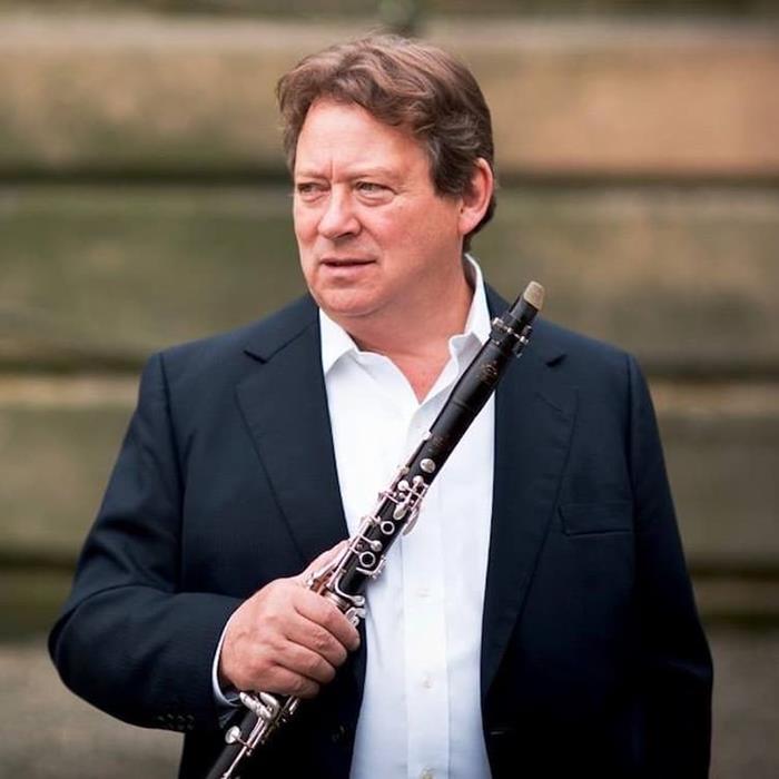 Andrew Marriner - Ancien clarinettiste soliste de l'Orchestre symphonique de Londres et professeur à la Guildhall School of Music and Drama.