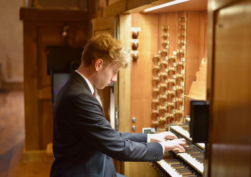 image03 - Musique d’orgue romantique à 4 mains